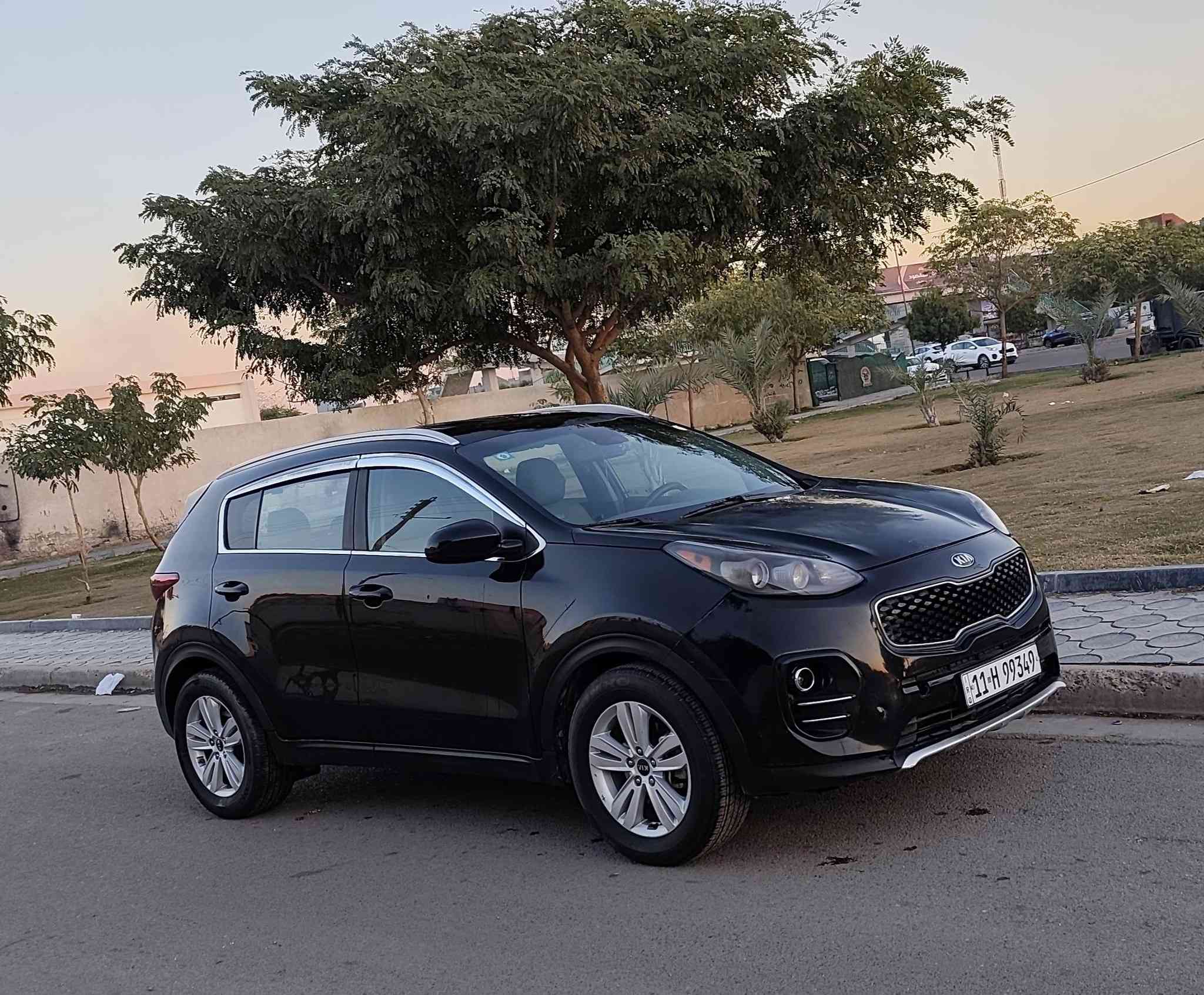 سبورتج :2017
ماشية 98 mil 
محرك :2400 
انضمت قيادة 
مانع انحدار 
حساسات خلفيه 
 تحكمات ستيرن
شاشه كبيره 
 كامره خلفيه
كاميرات تصوير أمامية وخلفية 
منظومة زنون 
بلوجكترات أمامي 
سيارة جاهزة من كلشي 
رافق صور حادث + جراد بنيد
وصبغ باب الخلفي 
السعر 134$ 
مكان بغداد حي العامل 
 الاتصال ***********
