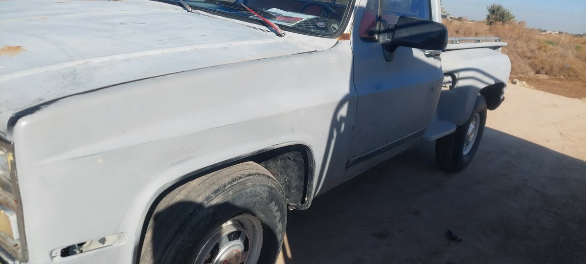 جمسي معمره سمكره مداكر جديد بنيد جديد بيبان جديد  باقي بس الصبغ صدر جديد محرك نضيف لاتنقيص ولاتبخير 305كير عادي راديتر جديده رقم انكليزي انبار تحويل مباشر السعر 35 مكان السياره الانبار ***********
