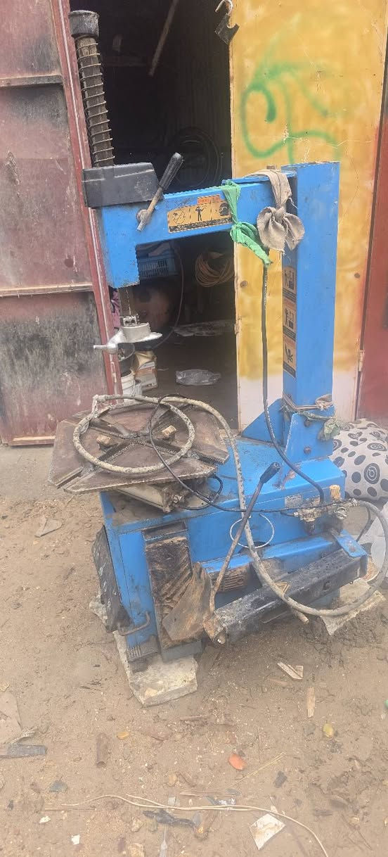 خالعه للبيع حجم ٢٤عل فحص الشراي يجي خاص او ينتصل عله الرقم ***********العنوان حله السعر انتصل وتدلل
