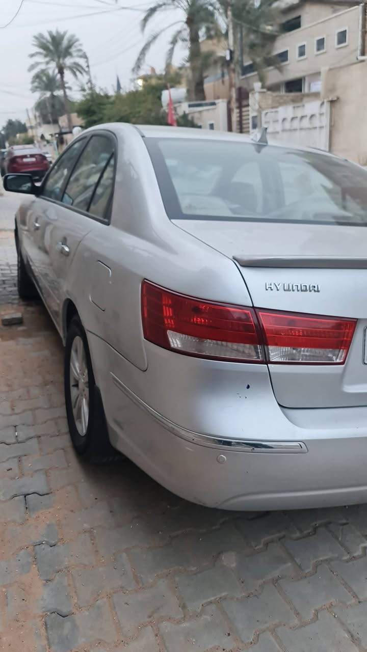 سلام عليكم سوناتا موديل ٢٠٠٩ رقم بغداد الجديد خليجي بيهة صبغ قليل سيارة مكفولة من الحادث فول فتحة تحكم داخل عسلي  وأي استفسار اني حاضر 
السعر ١٢٠ $ وبيهة مجال 
***********
