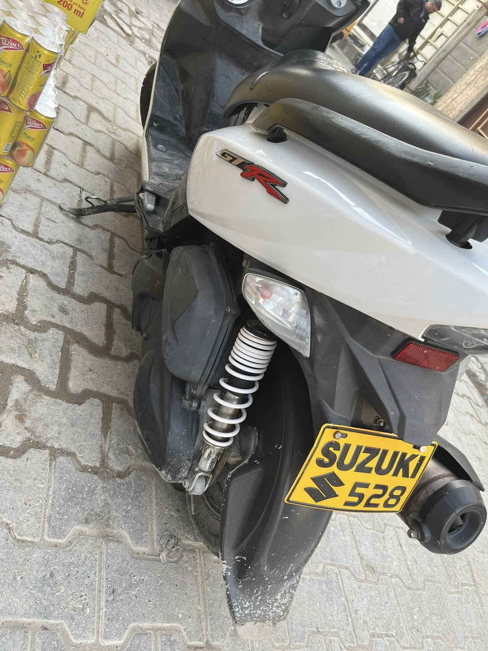 سلام عليكم دراجه جي تي ار موديل 2011 مكفوله كفاله محرك ممفتوح دراجه عل بلاد سعر 900 وبيه مجال مكان بفداد رقم الهاتف ***********
