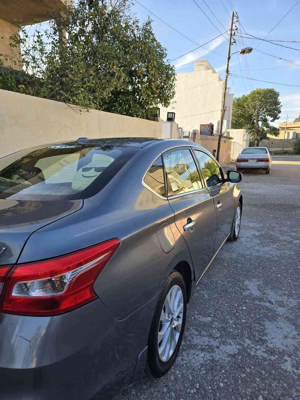 السلام عليكم 
نيسان سنترا موديل 2018 SV 
ماشية 110 Mil 
رقم بغداد الدولي بسمي سنويه وهزه ورقم جديد 
 مكينه وكير كفاله سياره نظيفة بمعنى الكلمة
 منظومة زنون
تبريد ثلج / تدفئة 
منظومة داش كام 
ضرر قطعتين يحتاج صبغ 
وضرر امريكا موجود بالمنشور 
مكان طوز خورماتو
 🏦السعر 110 وبيه مجال 
***********
