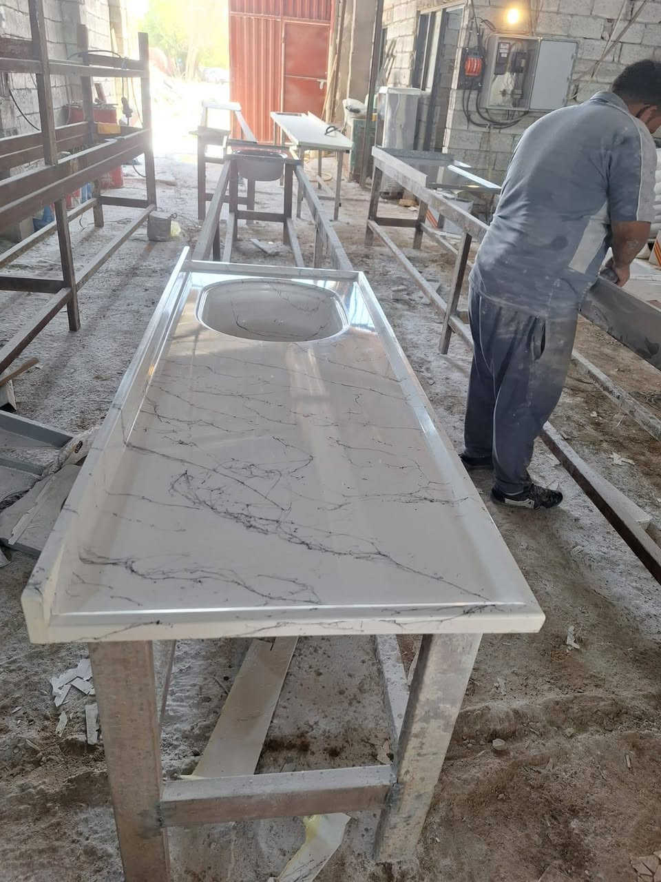 السلام عليكم ✍️يوجد لدينا تبديل الكاونترات وتغير الموديلات التركي. 
مطبخك ويانه اجمل 🫰تخفيضات سارع 25٪💵و بأشراف كادر مختص بتصميم  احدث الموديلات العالميه....
العرض الاول .....كاونتر MDF مع مرمر صناعي 400٠💸 الف المتر  فقط.مع سلة هديه...شد وتنصيب مجاناً .
العرض الثاني .....كاونتر HDF مع مرمر كوارتز  500الف 💸 فقط مع سلة هديه .
العرض الثالث....كاونتر أيطالي مع مرمر كوارتز طبيعي650الف💸 فقط مع سلة هديه ..
ملاحظه ...المتر طولي يشمل المعلق والارضي والمرمر 
العنوان النجف  الاشرف  شارع مجمع العين مقابل اسواق (فد لحظه)....... {معمل الغري  للمطابخ... بإدارة علي الكرعاوي 
للاستفسار ع الارقام التاليه المراسلة ع الخاص بالبيج. *********** بي واتساب.
