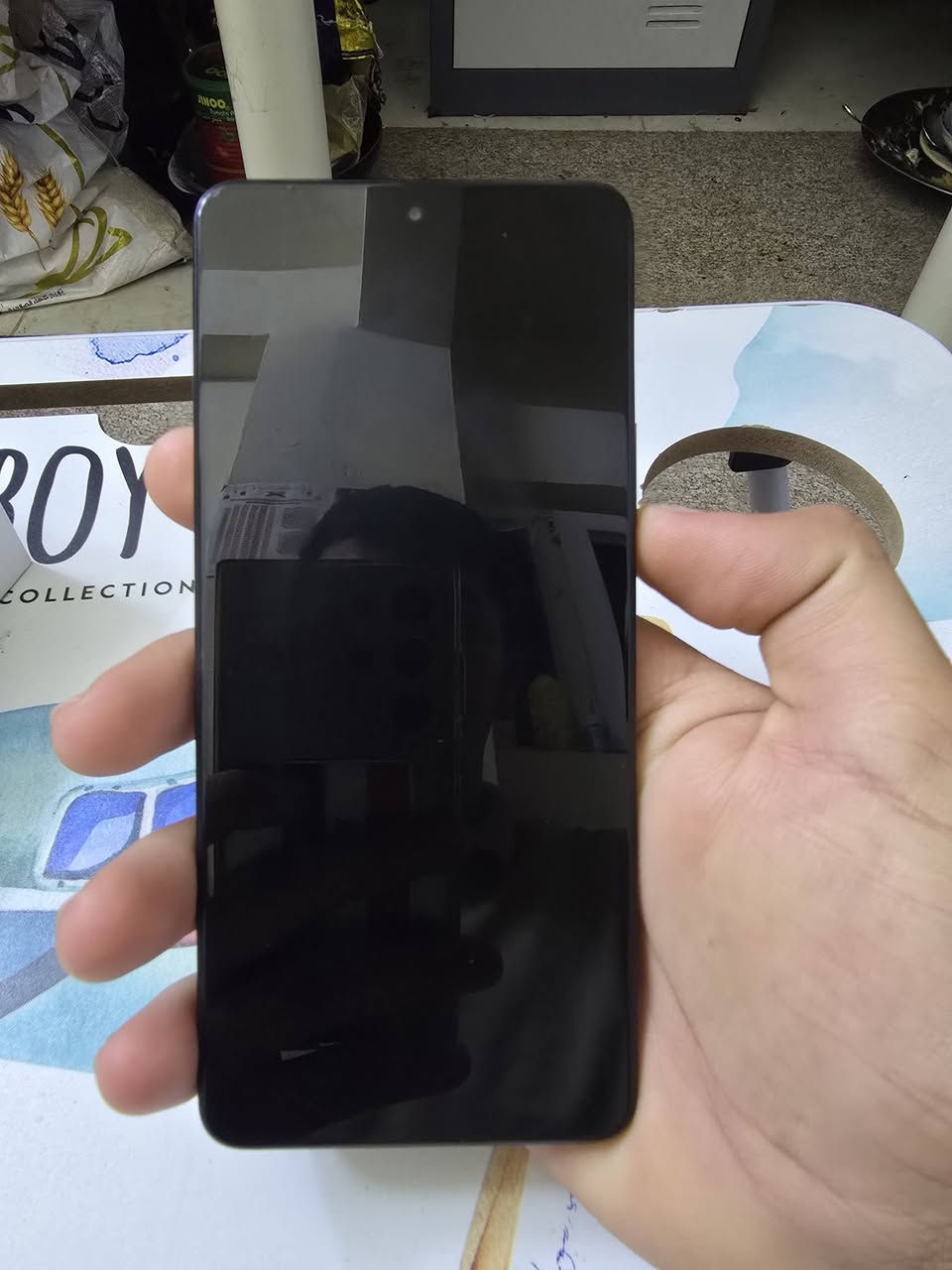 سلام عليكم ✋️....هونر x9 مستخدم نضيف لا مفتوح ولا مصلح الذاكرة 128 والرام 8 وتجي ويا الشاحنة الاصلية 66w الشحن فول والشاشة بعد من هونر😁.. السعر 145 وبي مجال بسيط 
اي استفسار تكدر تراسلني او تتصل على *********** ..
