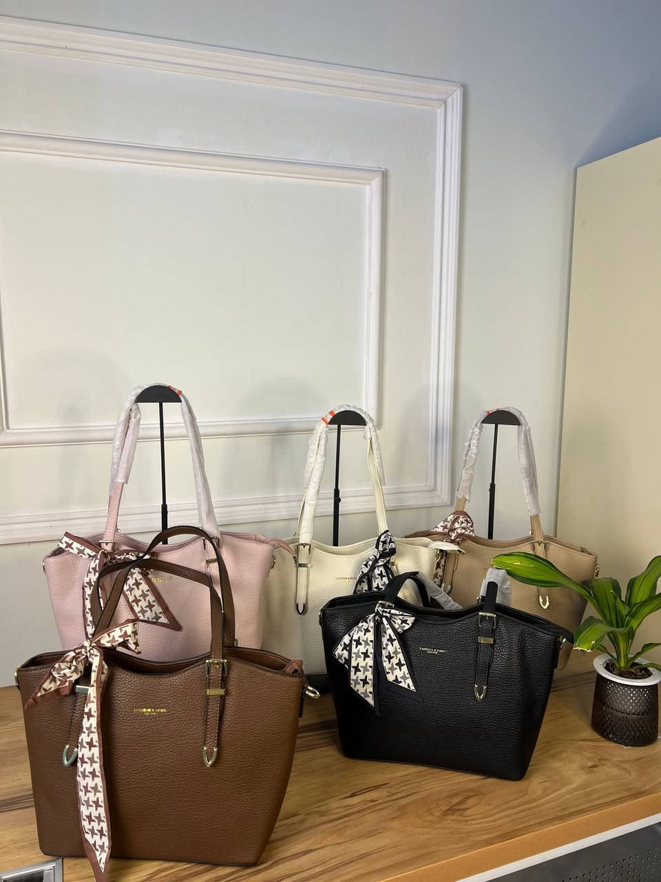 حقائب نسائية كوااااالتي واسعار حلوة
بنات لحكو باقي قطع اخيرة و توصيل مجاااااااني عرض شهر رمضان 
لكل محافظات العراق
وشرط توصلكم بعد احلى من الصور


**إذا كنت صاحب هذا الإعلان وتريد حذفه لأي سبب، رجاءا أرسل رسالة إلى الدعم الفني**