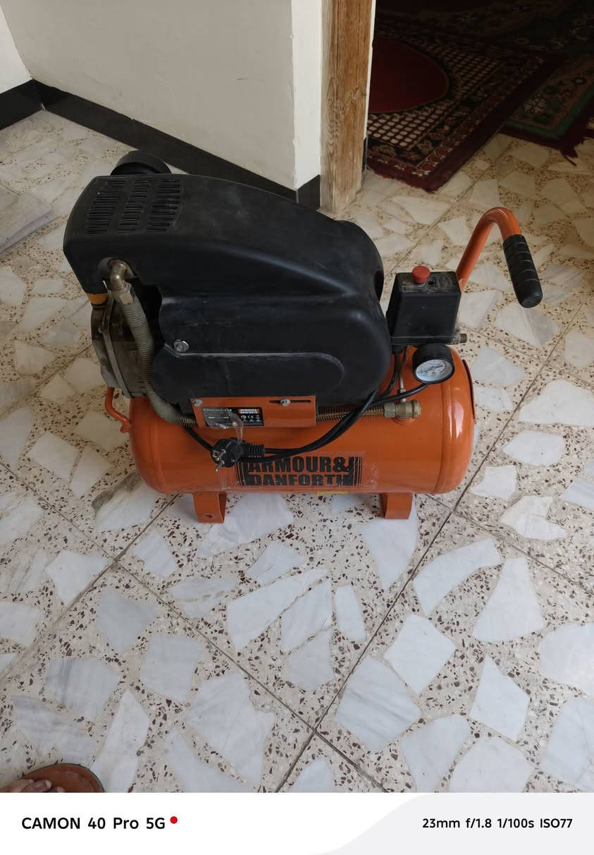 كبريسر هواء سعه /٢٥/ لتر لبيع جديد أوربي باله سعره / ١٠٠ /ألف اي ستفسار *********** /***********
