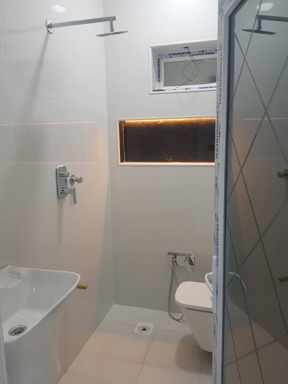 السلام عليكم مشتمل للبيع بالخاجيه بال٧٠٠٠ شارع القسم البلدي عرض الشارع ١٢ ثاني قطعه عن الركن بناء درجه اولى للاستفسار الاتصال على ***********
