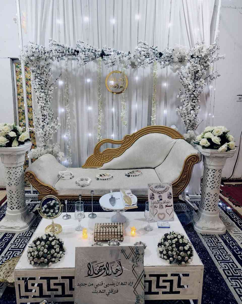 ##مجمع عباس مندوب لتزيين سيارات الاعراس والكوشات والجوادر
العنوان
ذي قار
قضاء الفجر
شارع الشطري

***********
