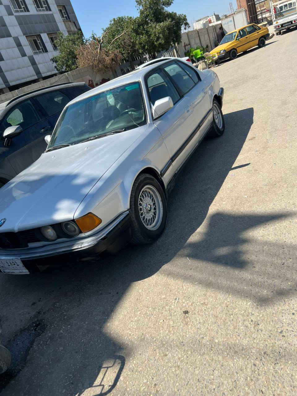 @الجميع مكلف بل نشر التواصل على رقم /***********
السلام عليكم للبيع. بي ام 700 مديل 1992اصل سكليتر كهربا. محرك وكير مكفول بيه 35حداديه. خير من الله ويل خليه غرفه جلد اسود سياره متعوب عليه سعرها 40وبيها مجال مكان السياره النجف
