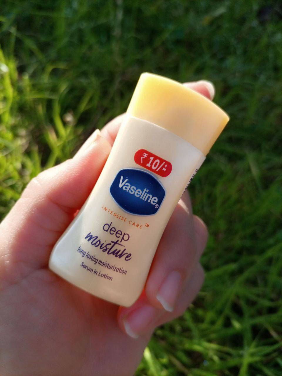 💛 ودّعي الجفاف واستقبلي النعومة! 💛
كريم Vaseline Deep Moisture الصغير بحجمه، الكبير بتأثيره 😍
الحجم 20 مل
تركيبة غنية بالمرطّبات تغذّي بشرتچ بعمق من أول استخدام 💧

✨ يرطّب البشرة الجافة ويخليها ناعمة كالحرير
✨ مثالي للاستخدام اليومي ولأي وقت
✨ حجمه صغير وسهل الحمل – بالشنطة، بالسيارة، أو حتى بالجيب 👝
✨ يمنح ترطيب يدوم لساعات بدون لزوجة

خليه دايمًا وياچ، لأن الترطيب صار أسهل من أي وقت! 💛
#فازلين #ترطيب #عناية_بالبشرة #beautycare #explore

السعر خاص
توصيل لجميع محافظات العراق


**إذا كنت صاحب هذا الإعلان وتريد حذفه لأي سبب، رجاءا أرسل رسالة إلى الدعم الفني**