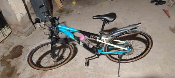 سلام عليكم للبيع ماركه ماعرف بيهن اكتب اسمه عل كوكل وشوف سعره 250 دولار اني عارضه 150 وحجم 27 ونص المكان بوم الشام قرب القوس ***********
