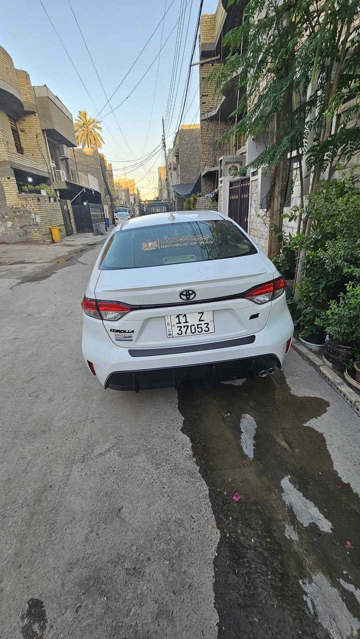 سلام عليكم
مراوس بـ النترا 23 وفوك 

كورلا امريكي 24  فئة SE سبورت العلامه سوده فول عده الفتحه
سياره خير من الله محرك 2000 دوش
3 وضعيات قياده 
حساسات تنبيه اماميه 
مانع انزلاق
منافد شحن
ماشيه 26 mi
تخم ويل حجم 15 جديد  
وتفاصيل كثيره بيه 
**حادثه باب ونص صفحه الصدر صور الحادث خاص
مكاني بغداد الدوره 

***********
