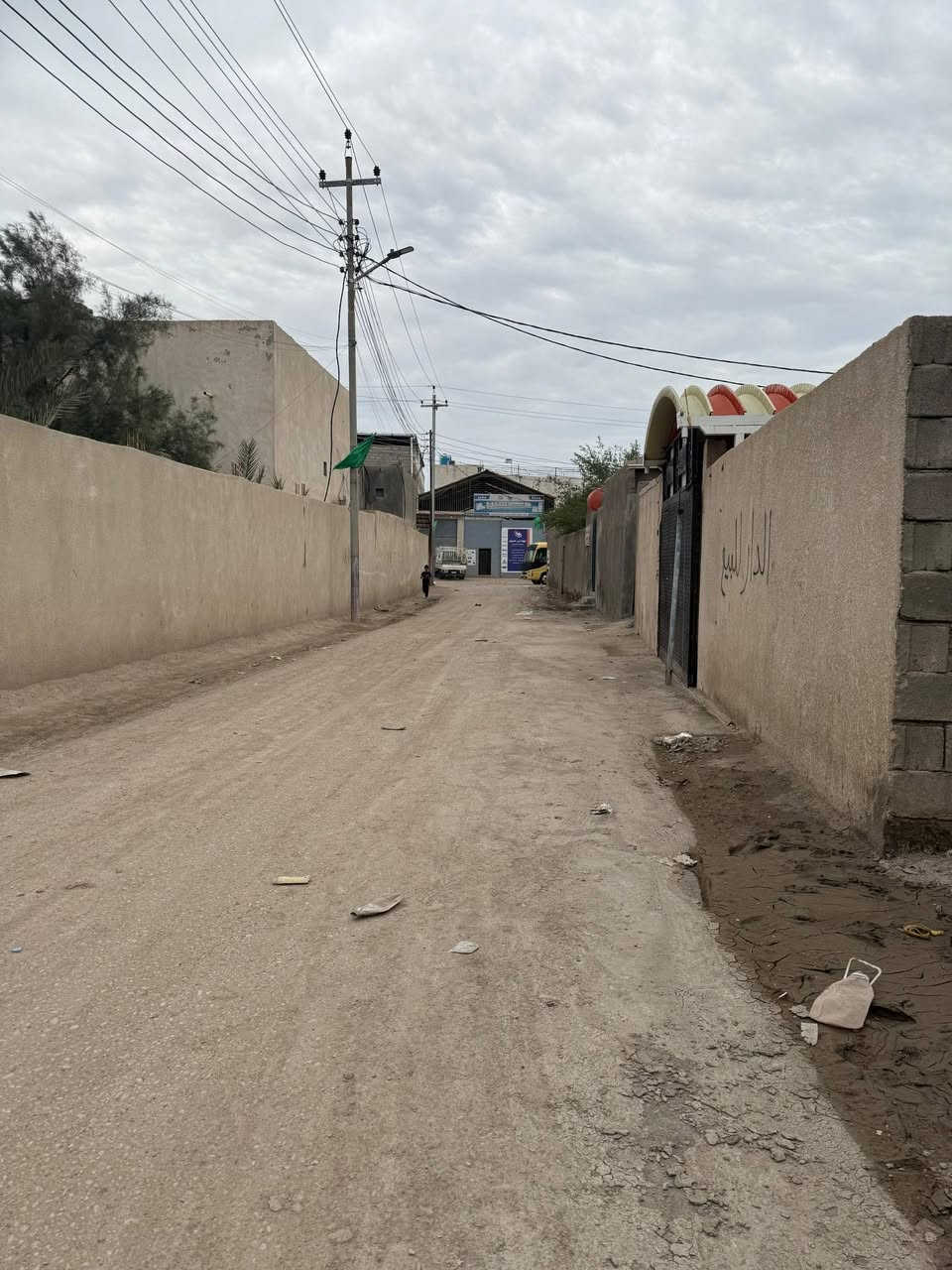 أسعد ألله أوقاتكم بكل خير 🌹
اللاستفسار ***********
توفر دار سكن لبيع🔹
ألمساحه 130 م ⚡
دار ركن على شارعين
 شارع تبليط 10 م

جميع الخدمات متوفره
مدارس قريبه عليك + ماء + كهرباء + مجاري
محتويات البيت
كراج 
دوانيه 
صاله
مطبخ
غرف منام عدد2
صحيات
نوع العقار : طابو ملك صرف زراعي تتكاتب وي مالك الأرض مباشرةً 

العنوان : أبي الخصيب طريق الوصطي مقابيل مدارس طيور الخصيب الاهليه تبعد عن طريق الوصطي 50 م

سعر 49 وبي مجال
اللاستفسار ***********
