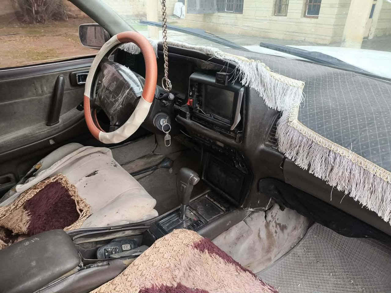 السلام عليكم سياره هارتوب موديل 91 رقم ألماني سنويه 27 شرط التحويل محرك شرط كير كايم كيره يمشي نمرتين فقط السعر 20 وبيه مجال ويرهم مراوس حسب القناعه
***********
