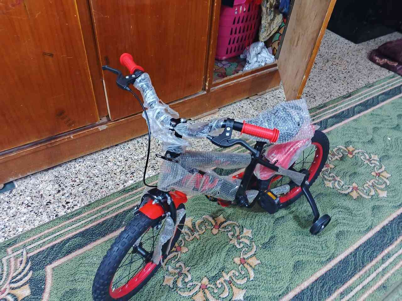 السلام عليكم ورحمه الله وبركاته بايسكل للبيع بعده جيسه يشهد الله ما مستعمل اخذناه اخي صغير ما يعرف سوقه طلع كبير عليه وابل محل ما يقبل يرجع واليوم اني اشتريته سعره  50 وبي مجال مكاني فلوجه حي نزال  رقم ***********
