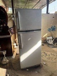 ثلاجه نظيفه ما مصلحه سعرها ١٠٠رقمي 07733630610