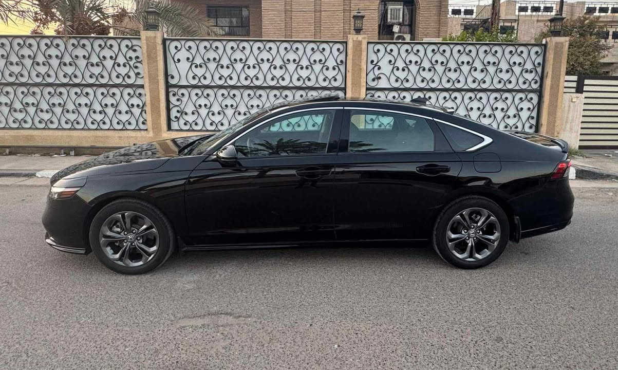 السلام عليكم 
للبيع فقط هوندا اكورد هايبرد 
2024 HONDA ACCORD HYBRID EX-L
مرقم بغداد 
حادثها بنيد ودعاميه موضح بالصور 
السعر 188
***********
