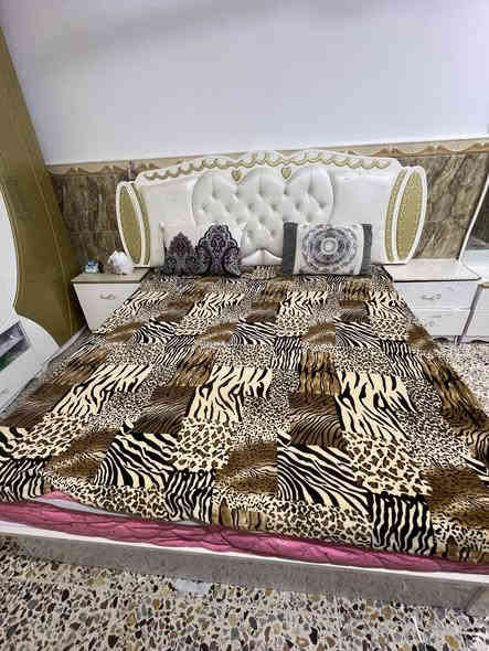 غرفه عدد 6 قطع السعر مناسب بيع مشتعجل ***********
