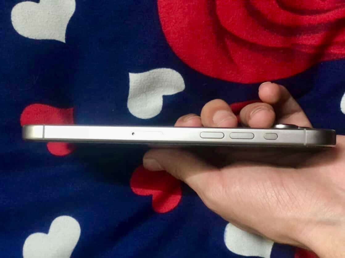 ايفون 15 بروماكس ذاكرة 256 دبل سيم كارت بطارية 90 نموذج chلون سلفر جهاز نضيف فول فول نضافة 100/100 شرط ما واصل مصلح كارتون موجود كلو شغال شرط ما بي جلخ واحد سعر مليون و80 الف عنوان موصل ايمن حي الرفاعي التواصل خاص او عل رقم ***********
