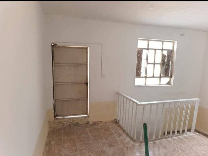 بيت للبيع 100متر طابق ونص صب. وطابق ثاني عكاده 
منطقه ٥٨
يم المدرسه الورديه 
68 معه مجال
*********** وليد الكرعاوي
