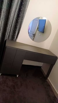 ميز تواليت قياس متر ونص سعره ١٥٠ الف  ٠٧٧٠١٧٢١٥٠٩