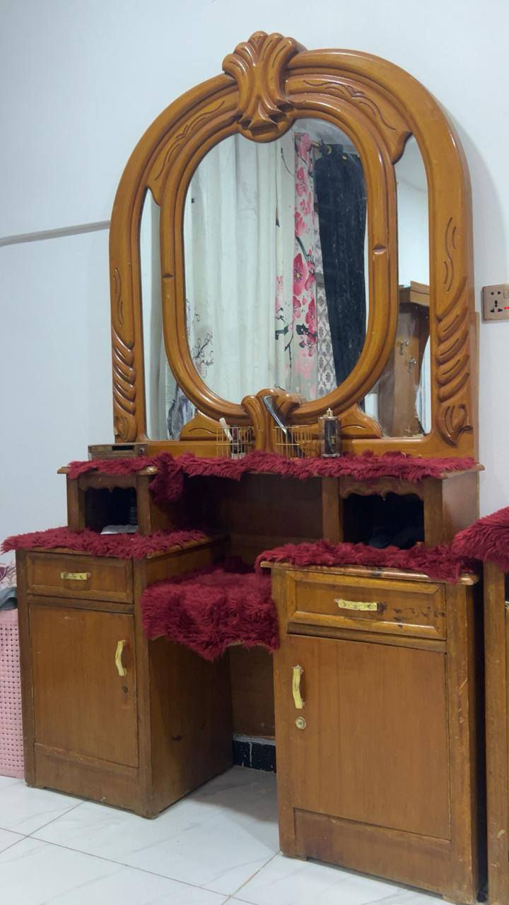 غرفه صاج عراقي لبيع سعرها ٥٥٠ وبيها مجال بسيط مكاني بياع شهداء رقم ***********
