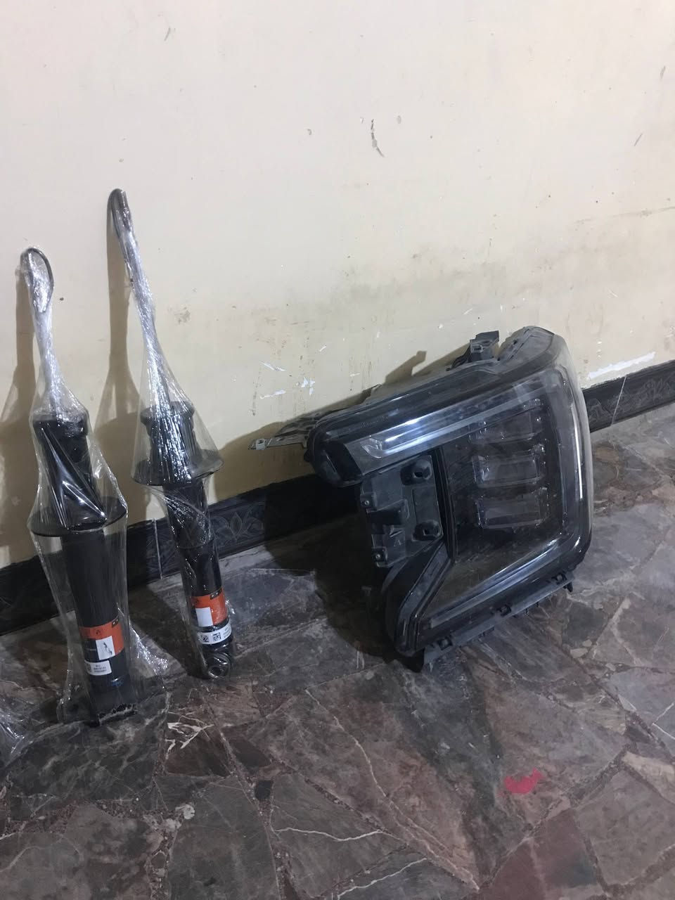 السلام عليكم
دبلات كهربائية للبيع جديدات طك كارتون امريكي اصلي وكاله شركه

لا صيني ولا تايون يرهمن تاهو يوكن كديلاك

+ ماصده يوكن

***********
