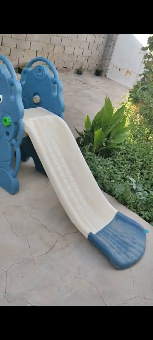 السلام عليكم عندي هاي مزليكه جديده بالجيس  للبيع اريدها ب90
اتصال ***********
