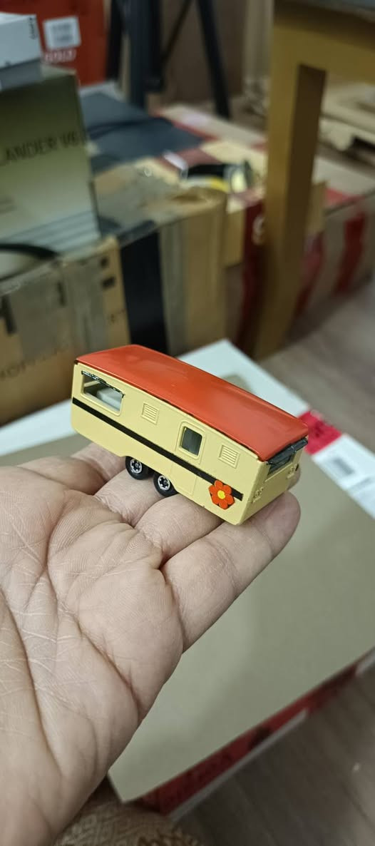 Matchbox Lesney:


**إذا كنت صاحب هذا الإعلان وتريد حذفه لأي سبب، رجاءا أرسل رسالة إلى الدعم الفني**