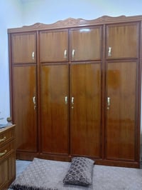 استعمال قليل • غرفه اخشاب