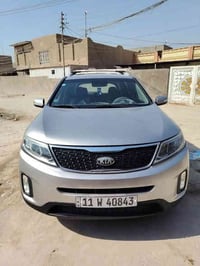 سورنتو 2015 وارد امريكي بيه قبق جنطه مبدل ومصبوغ وجاملغ خلفي عكس الساي...