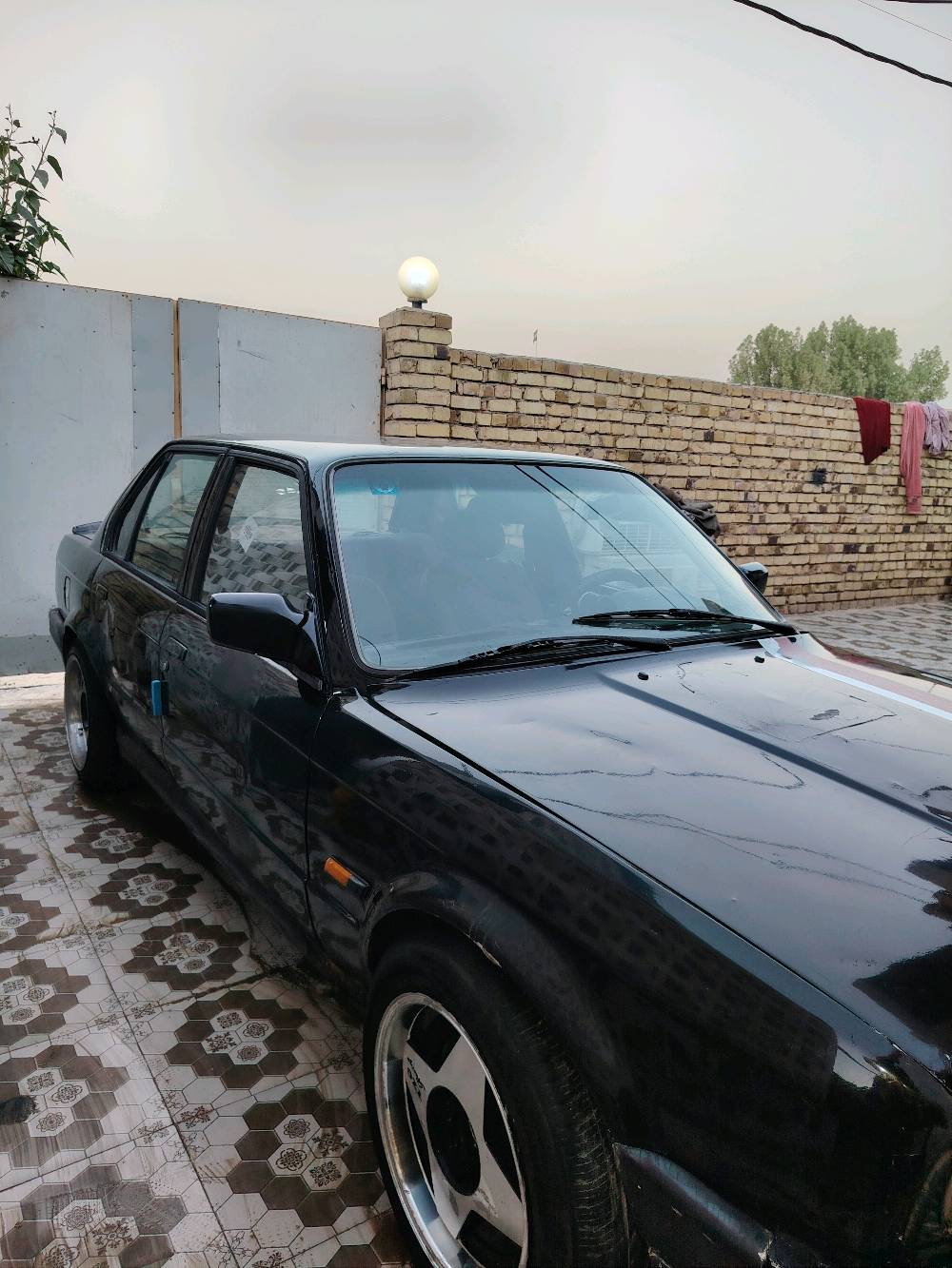 اسلام عليكم سياره BMW زعره 320 موديل 1989 سياره مال جناي متعوب عليه كلش مكينه كير اتو حاويه بجيس  ونجي حديث كربلائي ناصي (6) بستم شلعه وشرط معدلك 180 تحويره مضبوطه  100/100 ويل رياضي YZG  تخم تاير جديد دوشمه وفراش جديد باتري جديد بك لايت الحديث لاصلي كهربائيات كله شغاله مصبوغه جماليه جاهزه لاخر حبايه وبعافيه عله الياخذه رقم بغداد دولي بسمي تحويل ثاني يوم السعر:31 بيه مجال بصيط مكاني بابل الحمزه الغربي لاستفسار *********** بي وتساب وتدللون
