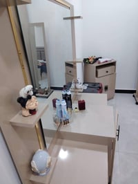 غرفة • ماكنة خياطة