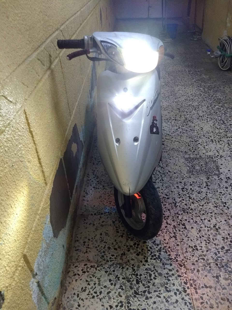 السلام عليكم مطور للبيع فرخ لكزز شرط كولو شغال بس معمر مره وحده وير منيه كولو شغال سلف شغال السعر 250 وبي مجال مكاني موصل جانب الايمن ارقم ***********
