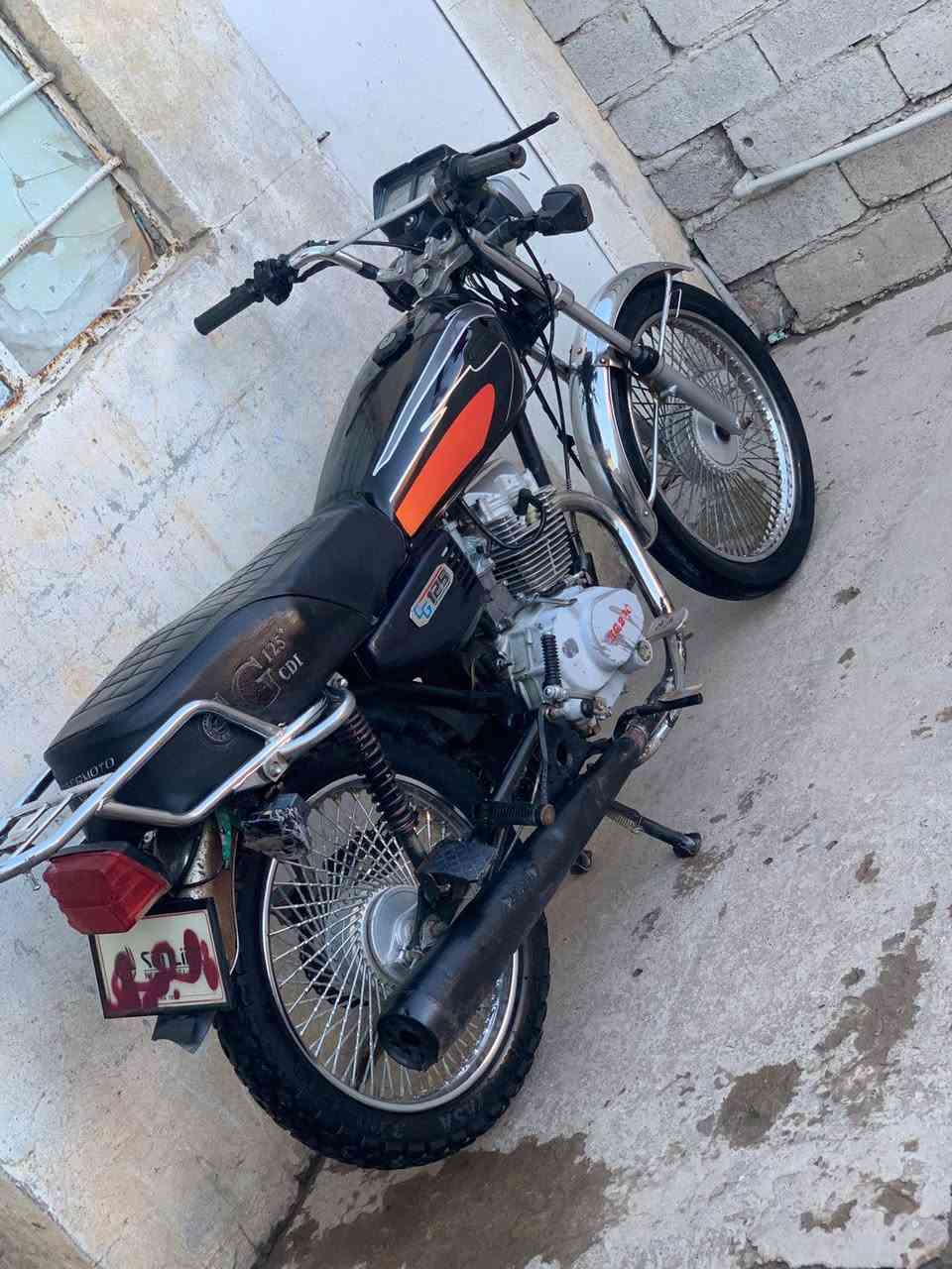 تايكر موديل 20 باب الاول
محرك 5كير 200 ماطور نظيف هندر واحد يشتغل 

نقص بس لايت وكتف 

سعر 350وبي مجال 

مكاني تكريت


**إذا كنت صاحب هذا الإعلان وتريد حذفه لأي سبب، رجاءا أرسل رسالة إلى الدعم الفني**