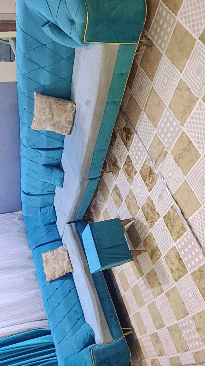 تخم ديوان للبيع مع البردات علما البردات عرض 3م .. والارتفاع 2م85سم والتخم يحتاجله غسل 
التخم مابي كسر أو شگ سعر 350 وبي مجال 
*********** واتساب مكاني المعالف
