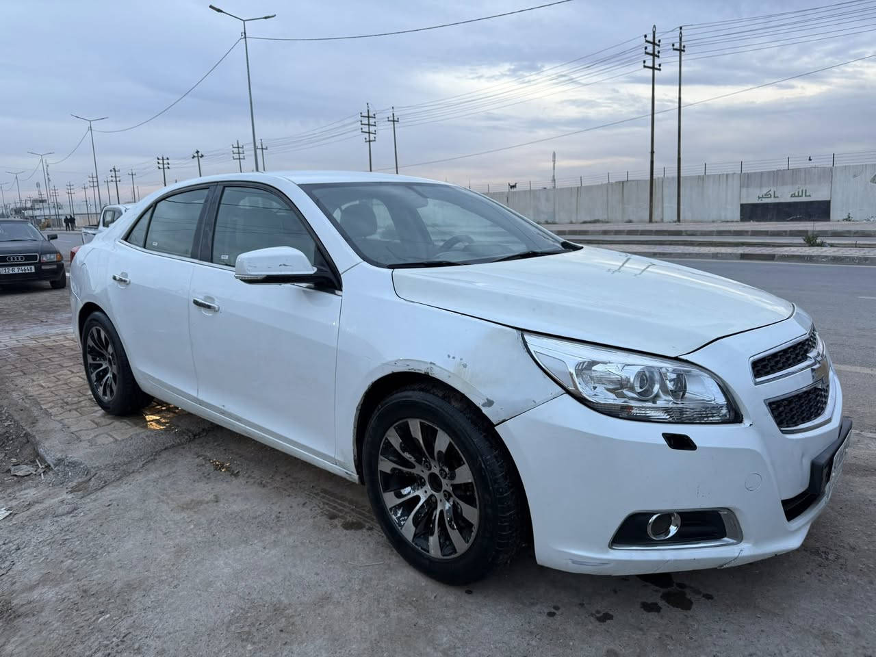 السلام عليكم للبيع ترهم بمقدمه زينا
شوفرليت  ماليبو موديل 2016 وارد امريكي حادثهه جاملغ وبونيد وبيها شبر بجاملغ الخلفي  LTZ فول عده الفتحه السياره جديده ما 
ناقصهه اي شي گير مكينه تبريد كله مكفول رقم نينوى تحويل مباشر بأسم المشتري السعر 80و بيهه مجال للأستفسار الاتصال ع هذا الرقم
***********
ناحية القيارة
