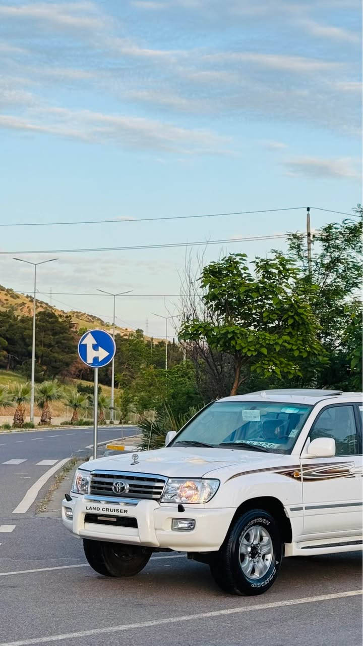 Land cruser 2006 GXR
مۆنیکا ۲٠٠٦ فول مواسفات سلایت تۆماتیک ناو فۆرمیکا تەبرید مەرکەزی سەلاجە بی بۆیاغ گیرو مەکینە نەکراوە مەزبوت غازو بەنزین ٤ تایەی نوی لە ژێرە رەقم و سەنوی نوییە هەمو شتی تازەیە 
٠۷٥٠٦۳٥۳۱۳۱
٠۷۷۱٦٤٥۳۱۳۱
۲٠٥$ 💵💸 كويسينجاك, أربيل


**إذا كنت صاحب هذا الإعلان وتريد حذفه لأي سبب، رجاءا أرسل رسالة إلى الدعم الفني**