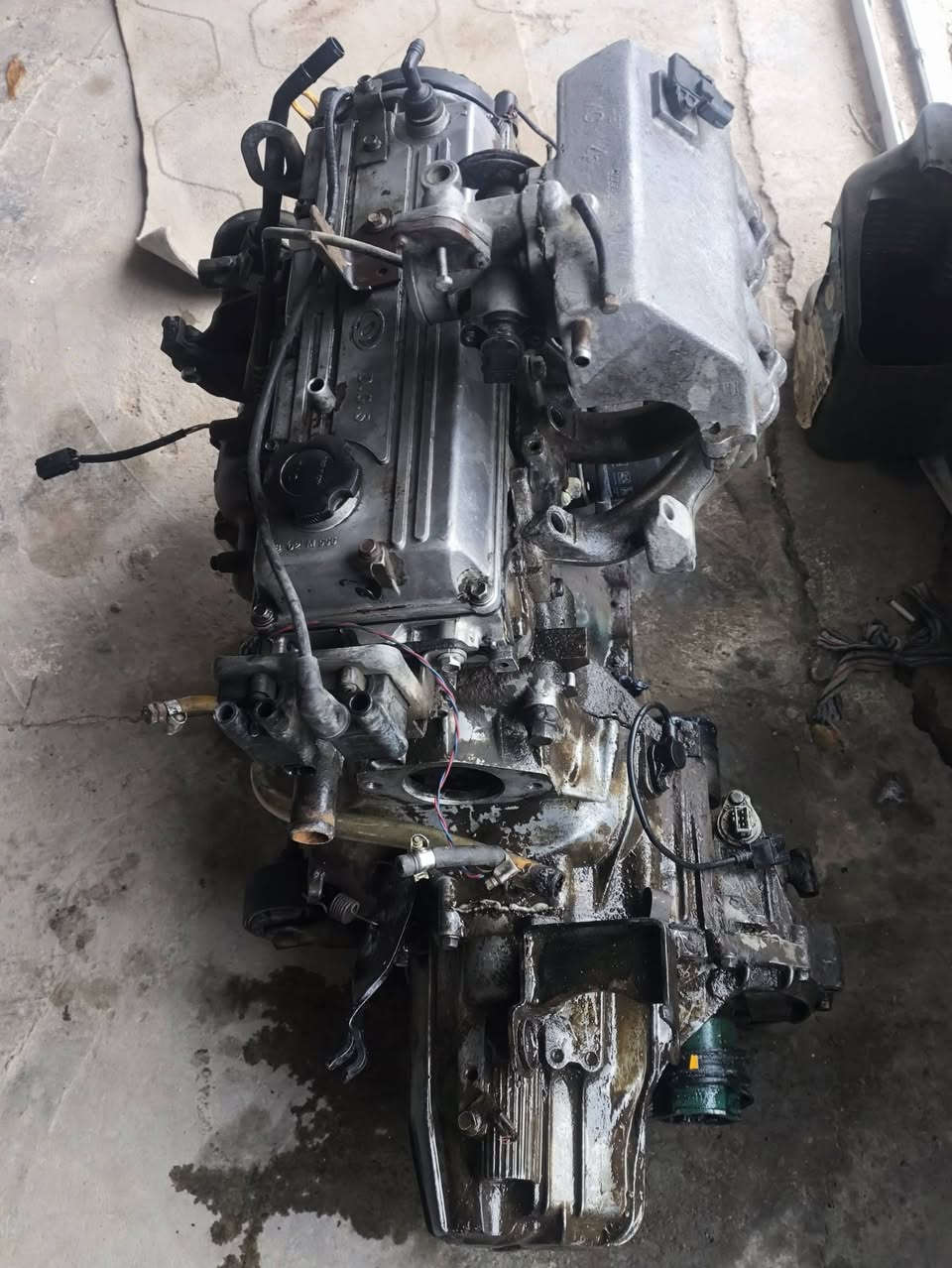 السلام عليكم مكينة للبيع
مكينة سايبة للبيع شرط الشغل 

مكينة كاملة الغراض الناقصة(دينمو...سلف...بخاخات) فقط
استفسار .......***********
