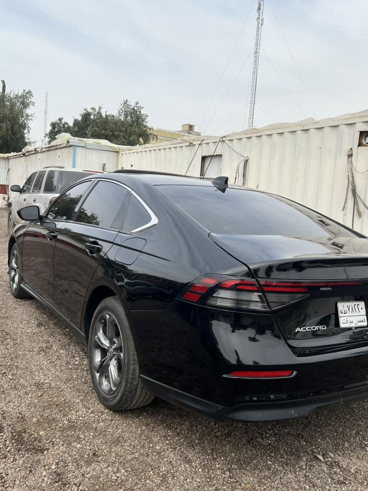هوندا اكورد 2023 فول مواصفات 
محرك 1500 تيربو 
ماشيه 32 الف ميل 
دخول جديد 
بدون رقم 

سعر 145 بيها مجال 
حادث موضح بالصور جاملغ وبنيد 
مكانها السيديه 
الاتصال *********** متوفر واتس
