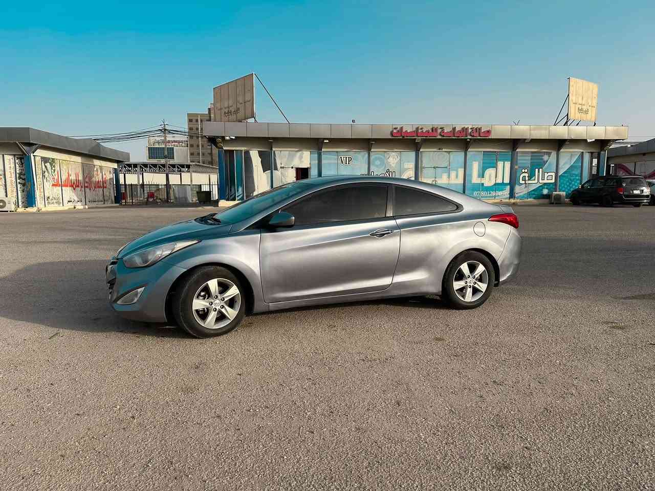 السلام عليكم شباب
هونداي النترا كوبية 
موديل 13  ماشية 85 الف مايل 
مكينة 1800 دوشش كير AT 

سيارة لطيفة ونازكة جداً صار عندي اكثر من سنة 
السيارة طبعاً بـ اسمي وجاهزة للاخير 

السيارة بيها صبغ قطع اني صبغتها بسبب الجراد فقط 
ابيعلك حزام 
مكينة وكير كفالة 
سيارة عليها ادامة كاملة وبيها تبريد ثلاجة شرط 

بسعر 88 وبيها مجال 
مكان السيارة بالنجف 
*********** 
***********
