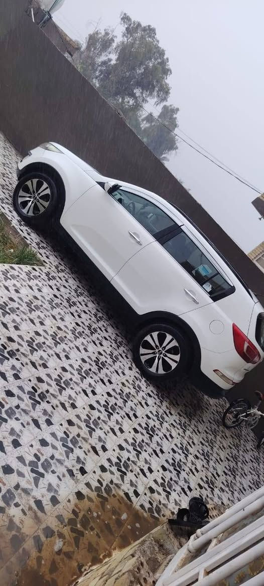 سبورتج خليجي 2011 للبيع
بأسمي سنوية لل 2031 السعر 138 
مكان السيارة كوت 

***********
