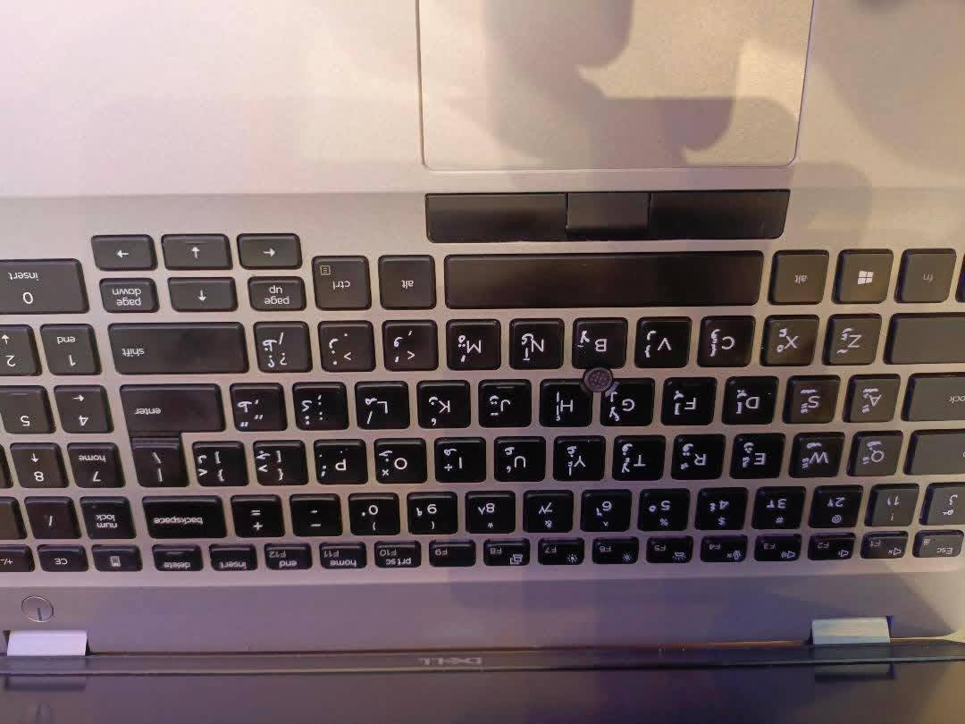 🔴 لابتوب للبيع – Dell Latitude 5511 🔴
💻 المواصفات الكاملة:
🔹 الموديل: Dell Latitude 5511
🔹 المعالج: Intel Core i5 – الجيل العاشر (فئة H قوية)
🔹 النظام: Windows 11 أصلي
🔹 الرام: 16GB DDR4
🔹 التخزين: 512GB SSD M.2
🔹 كرت الشاشة: Intel UHD Graphics
🔹 الشاشة: 15.6 إنچ – حجم كبير
🔹 الكيبورد: عربي / إنكليزي + كيبورد ضوئي (Backlit)
🔹 كاميرا أمامية مع غالق أمان (تفتح وتنسد)
🔹 بطارية: تمشي من 2 إلى 3 ساعات حسب الاستخدام
🔌 المنافذ والاتصال:
✔️ منافذ USB
✔️ منفذ HDMI
✔️ منفذ Type-C
✔️ منفذ SIM Card
✔️ Wi-Fi سريع + Bluetooth
🎁 الملحقات:
🔹 الشاحن الأصلي
🔹 موس أصلي
🔹 جنطة لابتوب
🛠️ ملاحظات مهمة:
اللابتوب مطور (رام + هارد)
أضمنه إلك من ناحية المداخل والتصليح
الاستخدام نظيف، بدون أعطال
الفحص متوفر
💰 السعر: 450$
📉 بيه مجال بسيط جدًا للجادين
🤝 واللي أگدر عليه إن شاء الله ما نردك
مكلف بالنشر


**إذا كنت صاحب هذا الإعلان وتريد حذفه لأي سبب، رجاءا أرسل رسالة إلى الدعم الفني**