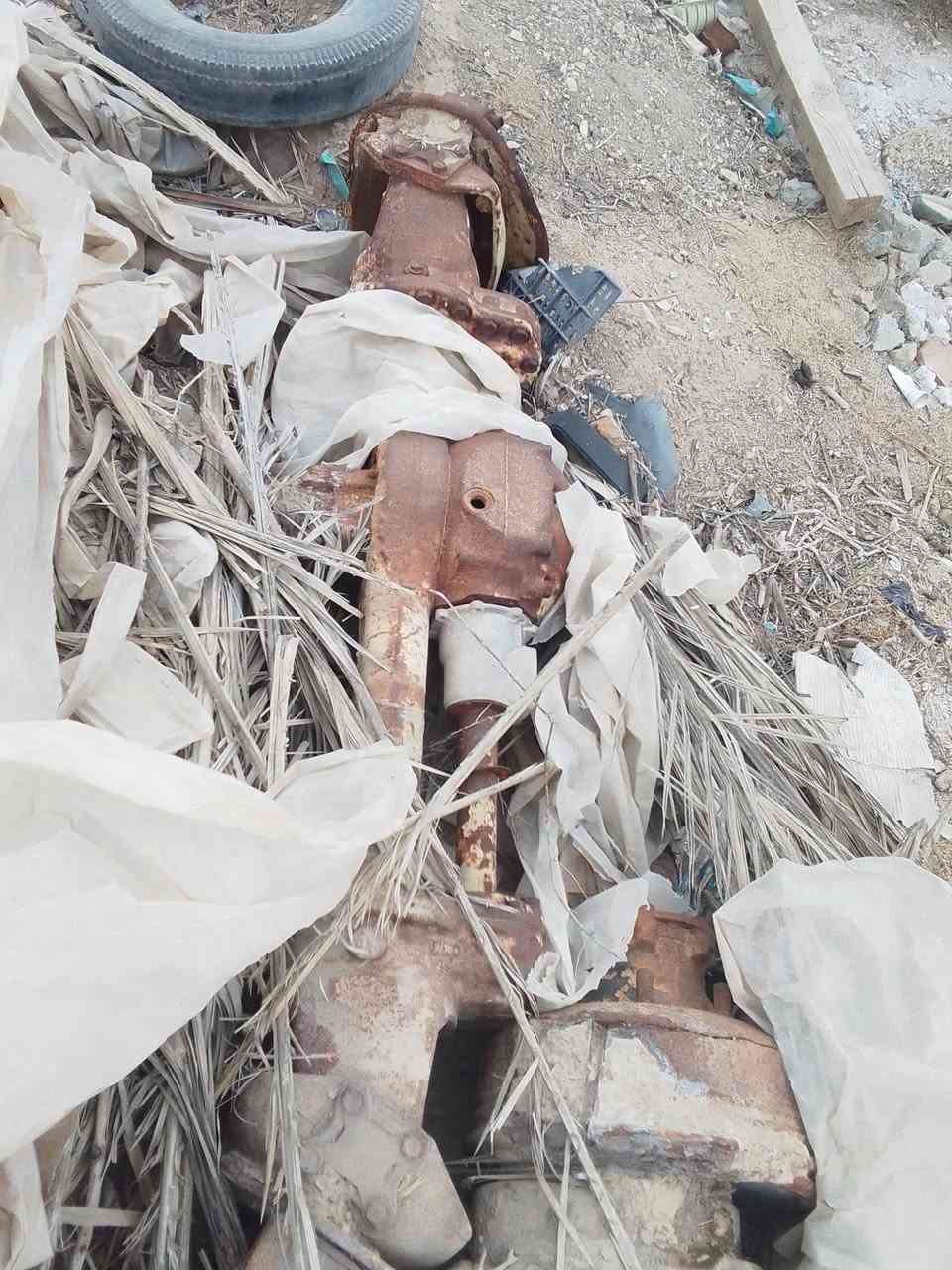 سلام عليكم ورحمة الله وبركاته  يوجد اكسل امامي عدد 2
(تحوير مال عنتر) واكسل خلفي واحد

***********واتساب
