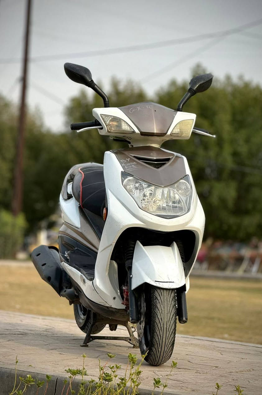 السلام عليكم دراجة سكنس فحل نوزل خطين الدراجة كلشي شغالة بيهة
المكان بغداد الحسينية 
الاستفسار ***********
