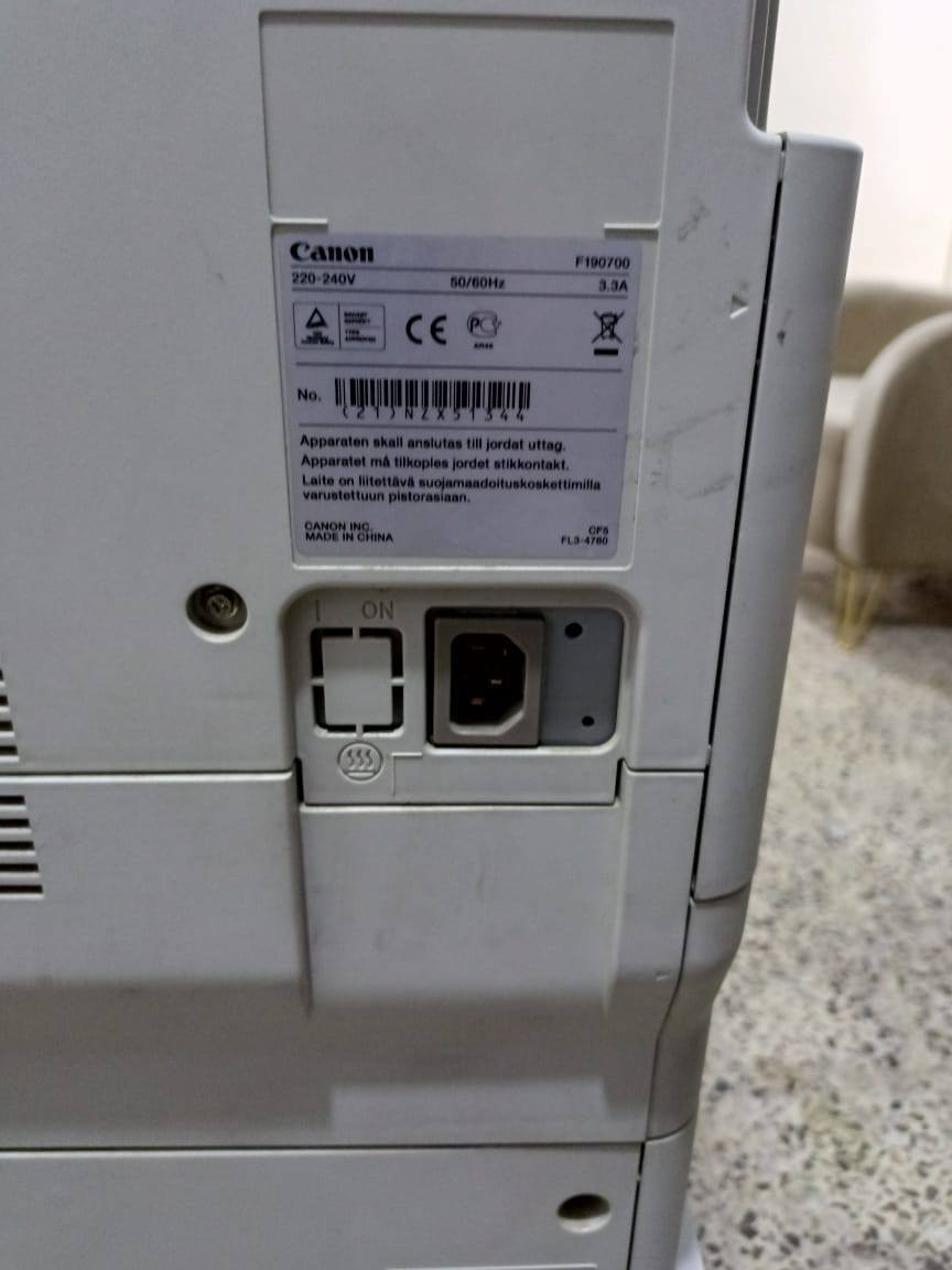 جهاز استنساخ ابيض واسود كانون رقمه 2530 يسحب
 30 نسخه بالدقيقة وبيه فيدر يسحب وجهين للملازم الدراسية يفيد الدوائر الحكومية والمدارس وطلبة في البيت ويسحب ورق A4  و  A3 حبرها باودر سعر الحبر 10 الف للاتصال واتساب ***********  السعر  300 دولار
