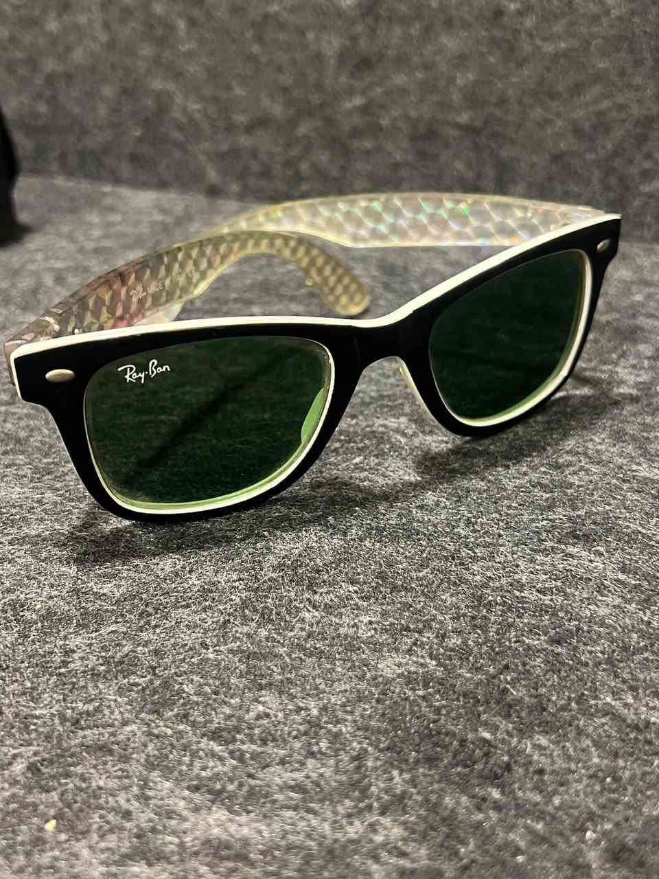 السلام عليكم
نظاره Ray Ban ايطالي باله
بدون ضرر 
بدون العلبه
السعر 30 الف


**إذا كنت صاحب هذا الإعلان وتريد حذفه لأي سبب، رجاءا أرسل رسالة إلى الدعم الفني**