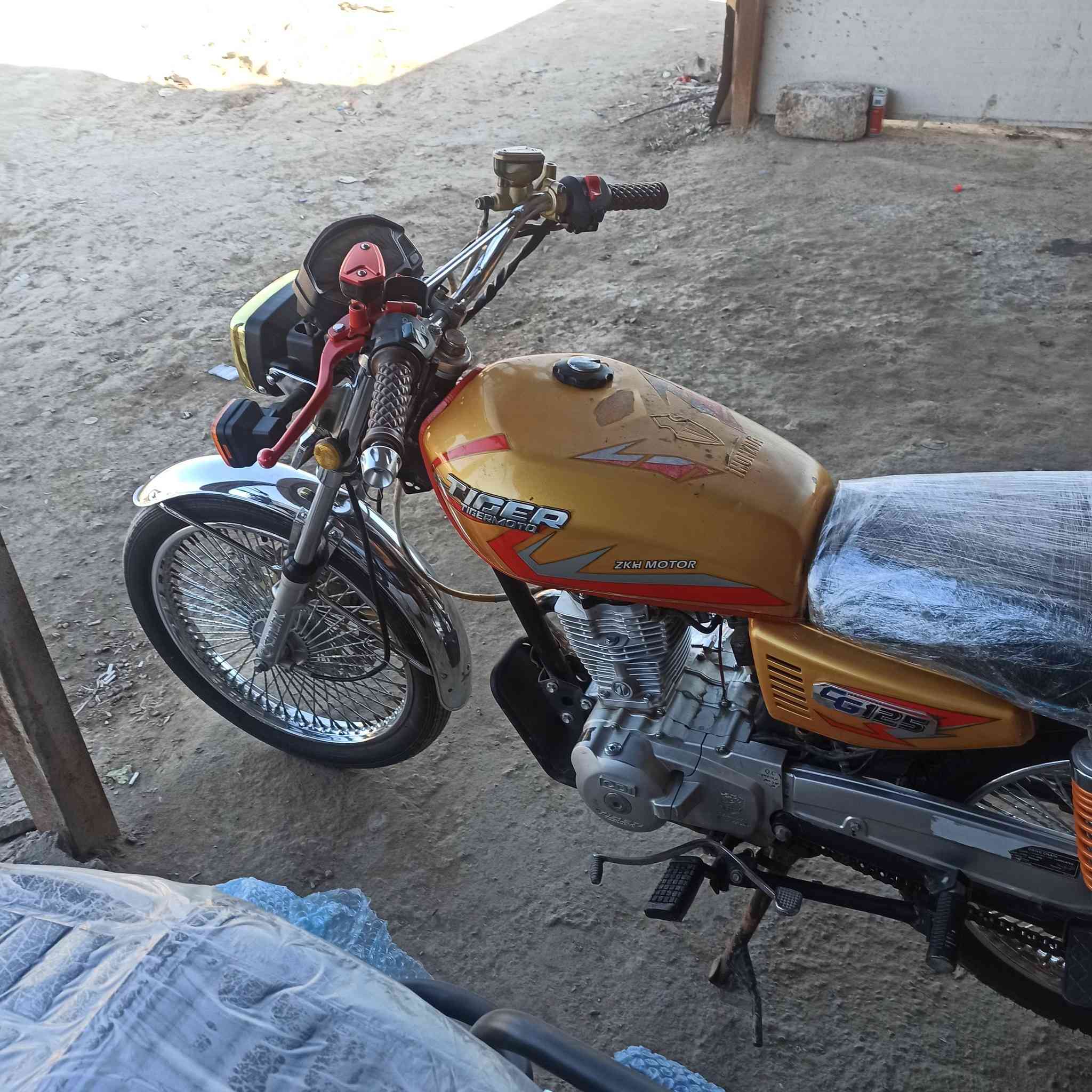 السلام عليكم  دراجه تايكر موديل 24 كفاله عامه مكان بابل الحمزه الغربي تقاطع معمل السكر  سعر 575 وبيه مجال  ***********
