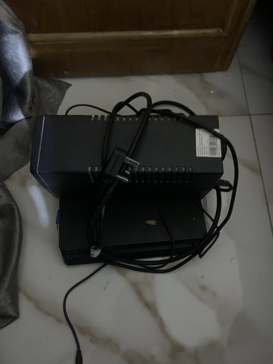 السلام عليكمً بلي فور كامل ملحقات يدات اصليه ويا أقراص ٢ فيفه ودرايفر مراوس بآيباد ***********
