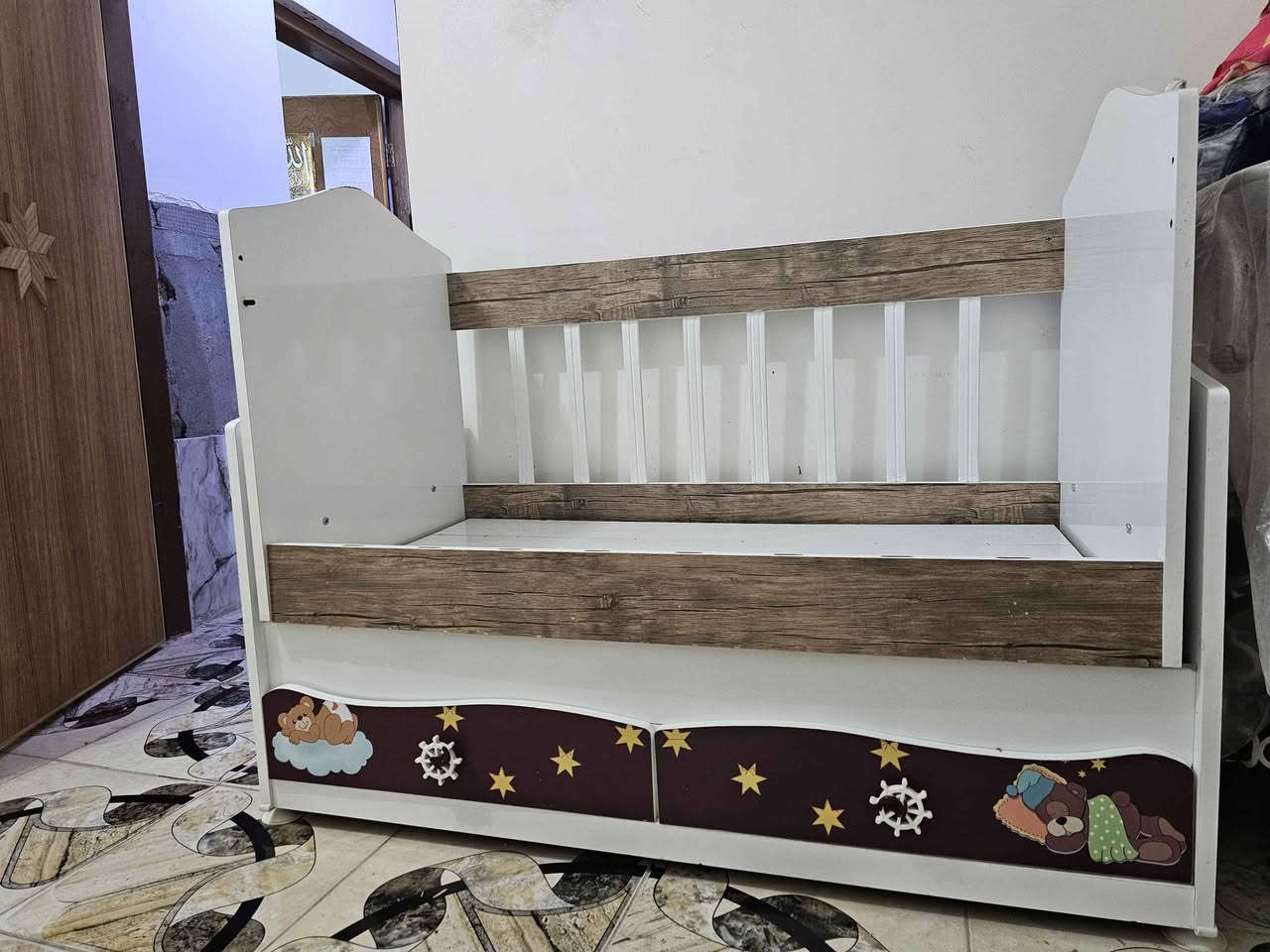 سرير طفل نظيف كبير الى عمر ٦ سنوات سياج مالته موجود وكامل مع المندر السعر ١٠٠ الف التواصل خاص Singapore


**إذا كنت صاحب هذا الإعلان وتريد حذفه لأي سبب، رجاءا أرسل رسالة إلى الدعم الفني**